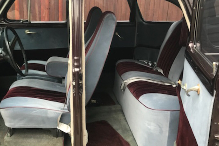 1941 PLYMOUTH DELUXE SEDAN - Interior - 220461
