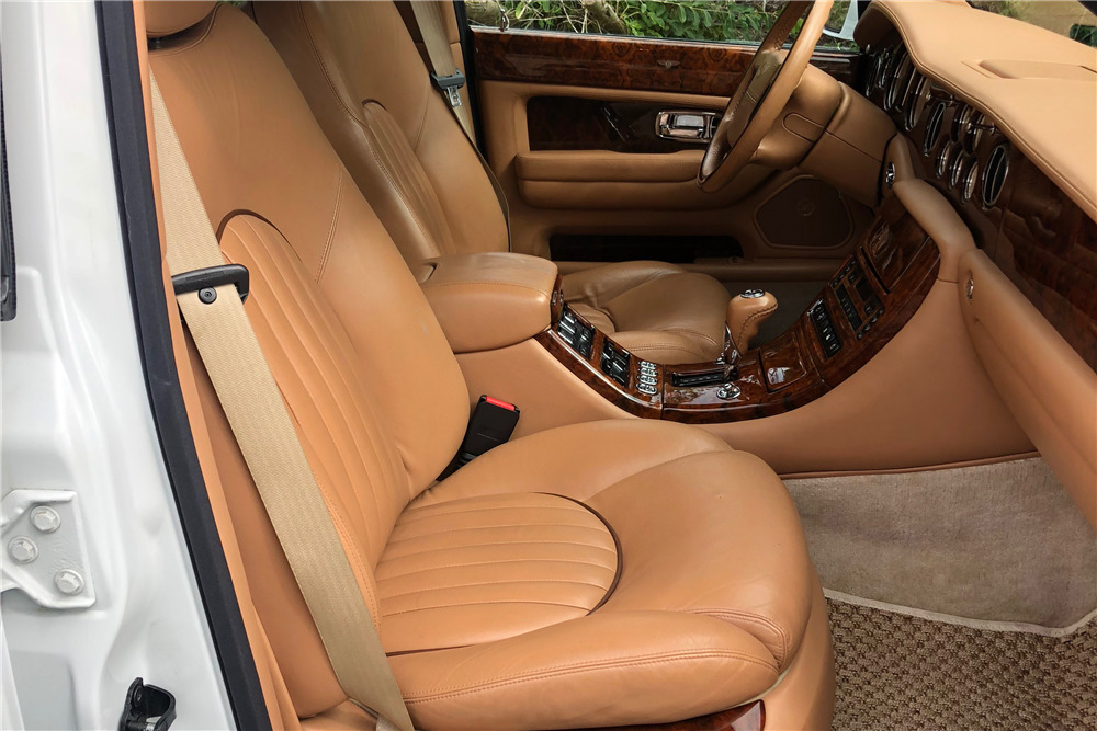 2000 BENTLEY ARNAGE - Interior - 220478