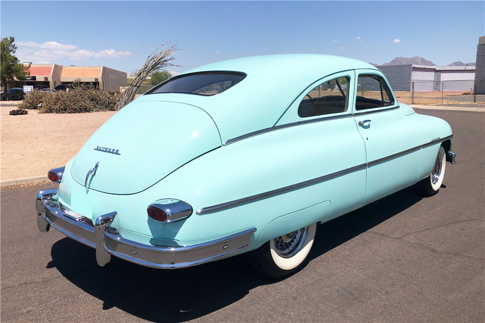 1950 PACKARD STANDARD 8 CLUB SEDAN - Rear 3/4 - 220486
