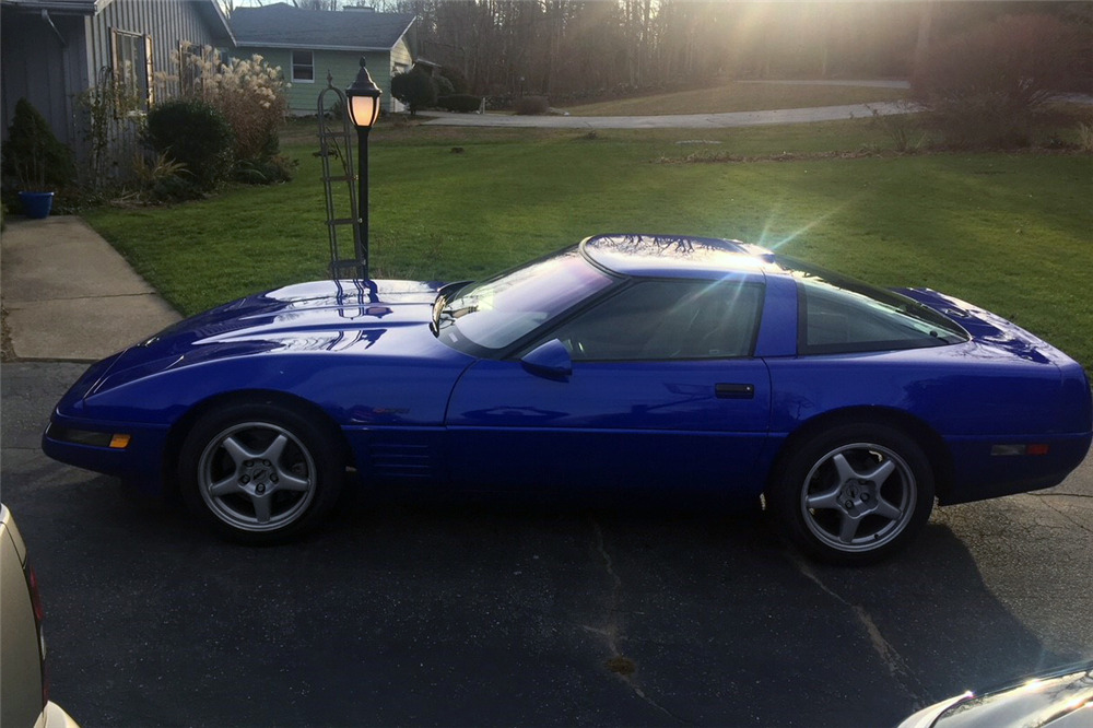 1994 CHEVROLET CORVETTE ZR1 COUPE - Front 3/4 - 220540