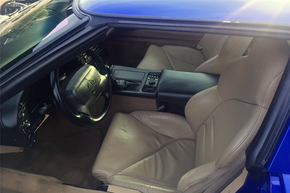 1994 CHEVROLET CORVETTE ZR1 COUPE - Interior - 220540