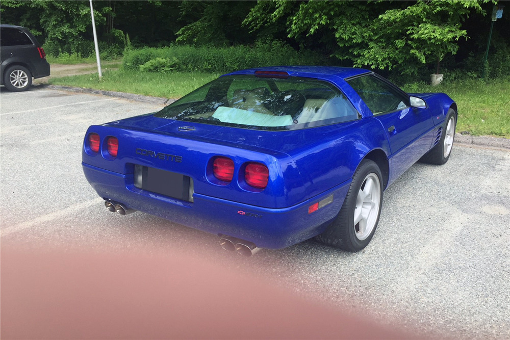 1994 CHEVROLET CORVETTE ZR1 COUPE - Rear 3/4 - 220540