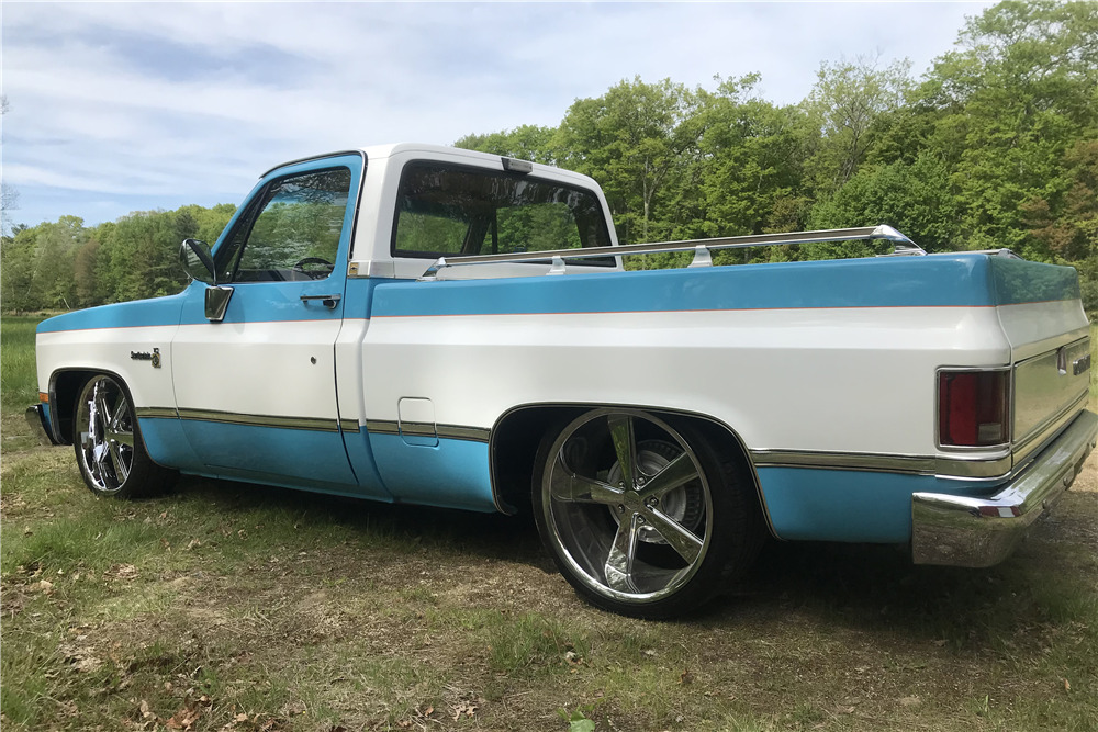 1980 CHEVROLET C10 CUSTOM PICKUP - Rear 3/4 - 220569