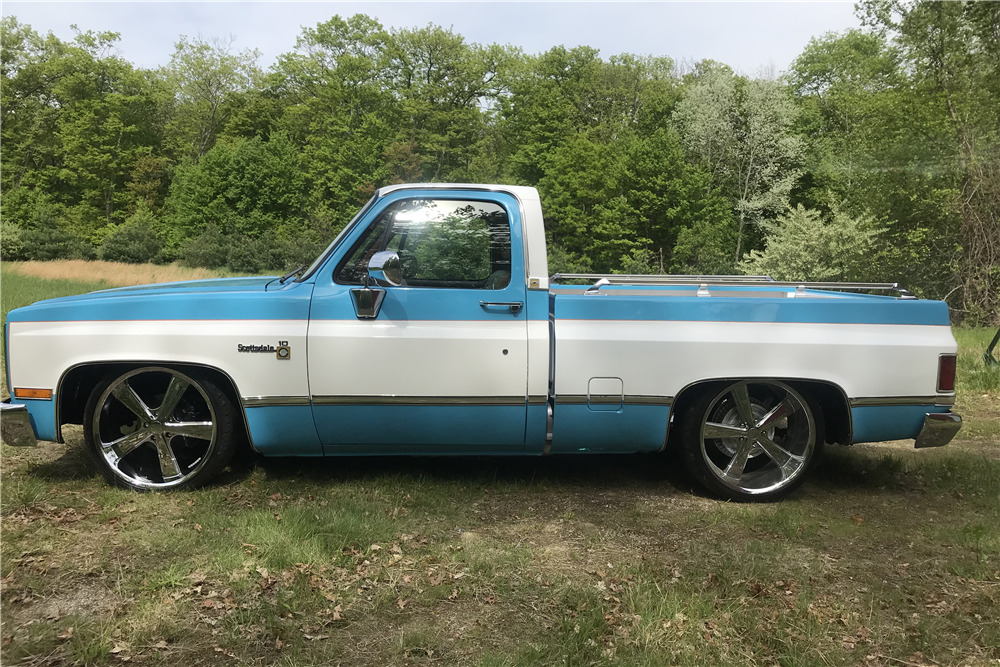 1980 CHEVROLET C10 CUSTOM PICKUP - Side Profile - 220569