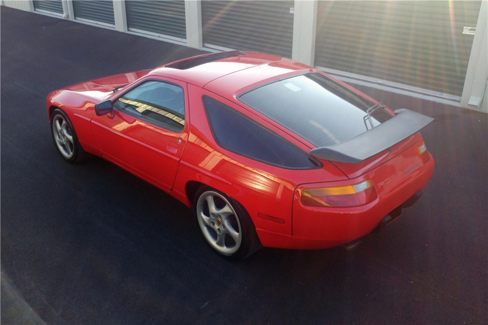 1987 PORSCHE 928 S4 - Rear 3/4 - 220595