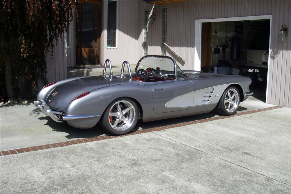 1960 CHEVROLET CORVETTE CUSTOM CONVERTIBLE 
