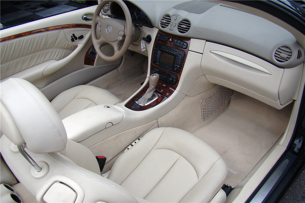 2004 MERCEDES-BENZ CLK500 CABRIOLET - Interior - 221121