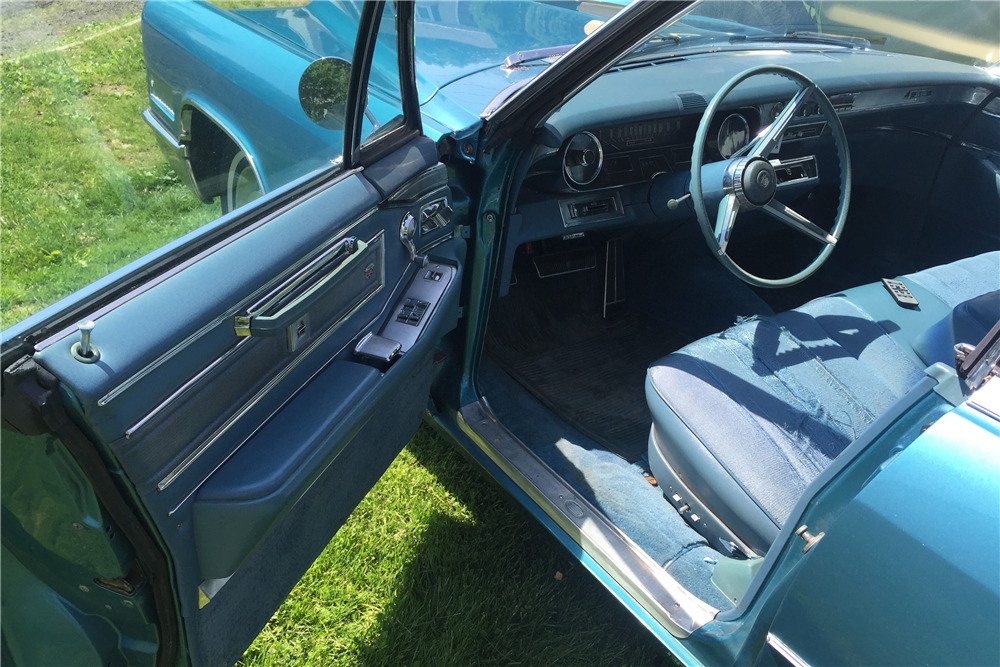 1966 CADILLAC DE VILLE - Interior - 221184