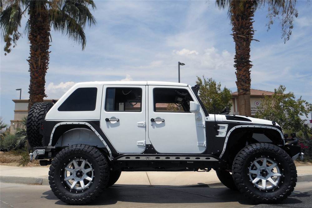 2018 JEEP WRANGLER JK CUSTOM SUV - Side Profile - 221910