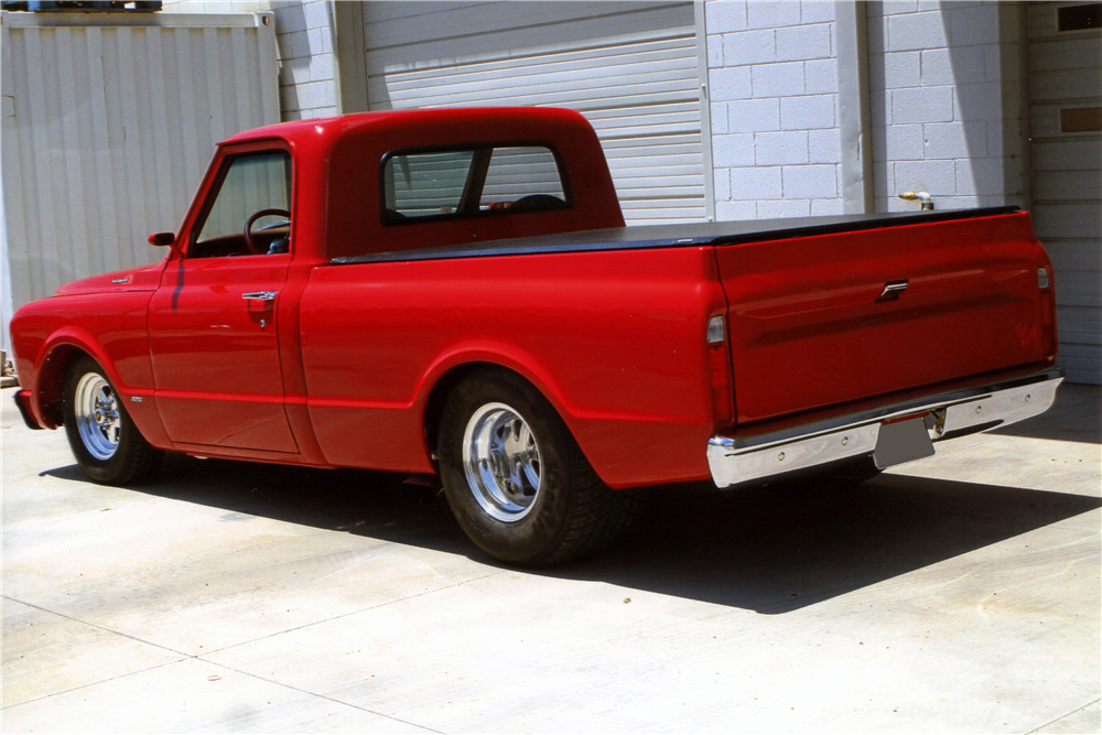 1967 CHEVROLET C10 CUSTOM PICKUP - Rear 3/4 - 221940