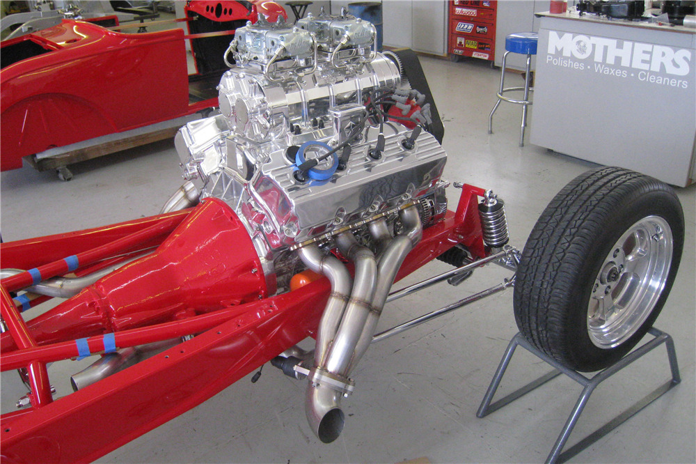 1932 FORD CUSTOM ROADSTER - Engine - 221966