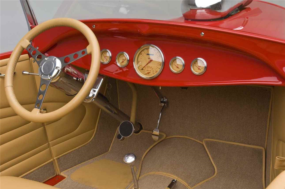 1932 FORD CUSTOM ROADSTER - Interior - 221966