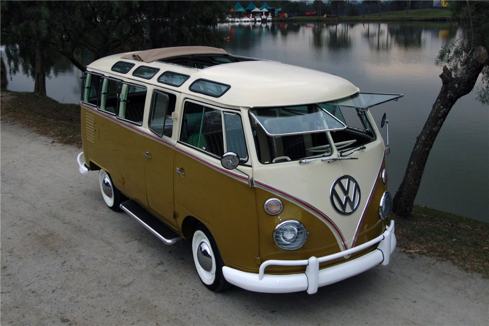 1971 VOLKSWAGEN 23-WINDOW RE-CREATION BUS - Front 3/4 - 222011