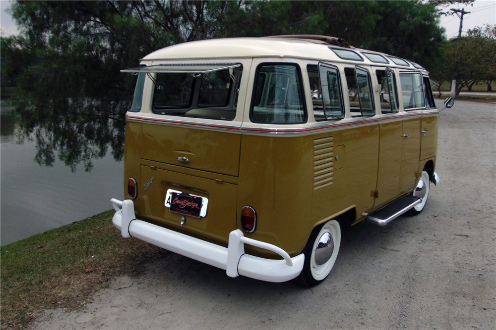 1971 VOLKSWAGEN 23-WINDOW RE-CREATION BUS - Rear 3/4 - 222011
