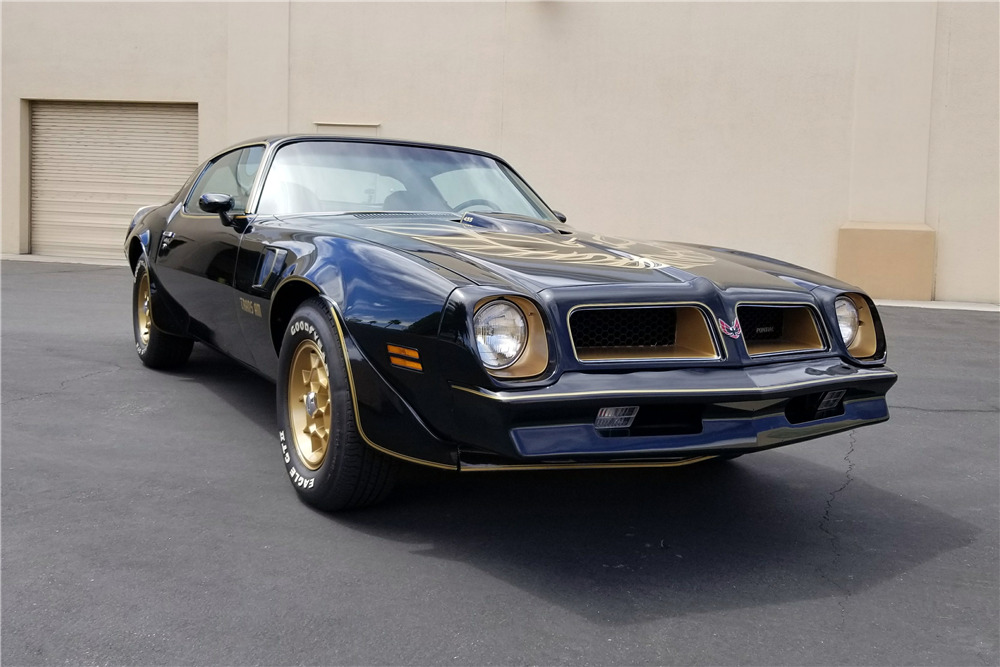 1976 PONTIAC FIREBIRD TRANS AM - Front 3/4 - 222082