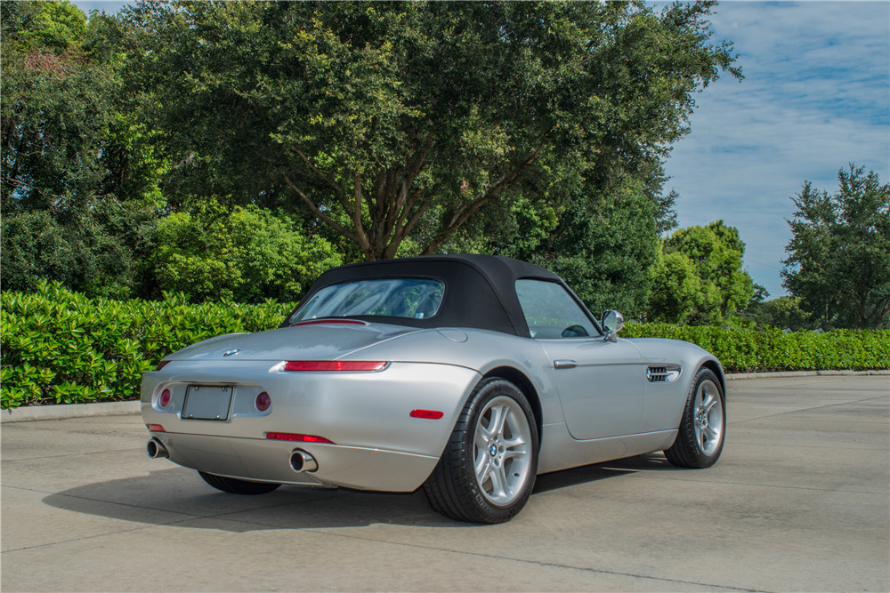 2001 BMW Z8 CONVERTIBLE - Rear 3/4 - 222093