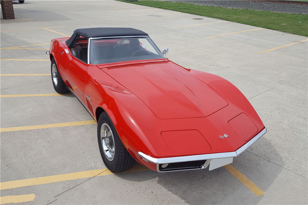 1968 CHEVROLET CORVETTE 350/365 CONVERTIBLE - Front 3/4 - 222104