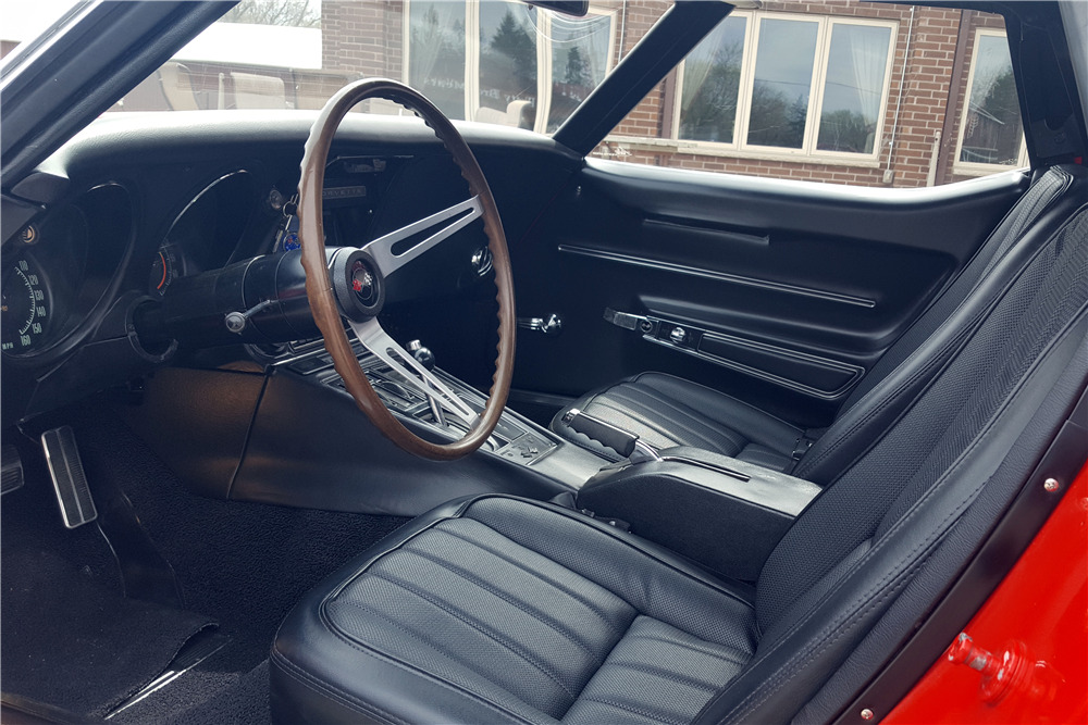 1968 CHEVROLET CORVETTE 350/365 CONVERTIBLE - Interior - 222104