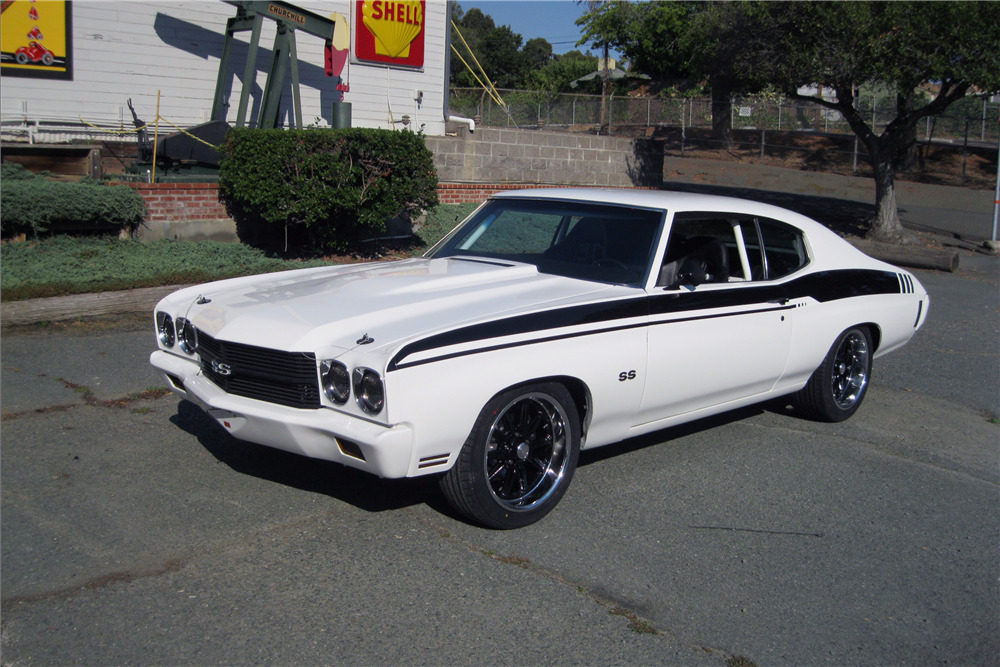 1970 CHEVROLET CHEVELLE CUSTOM COUPE - Front 3/4 - 222169