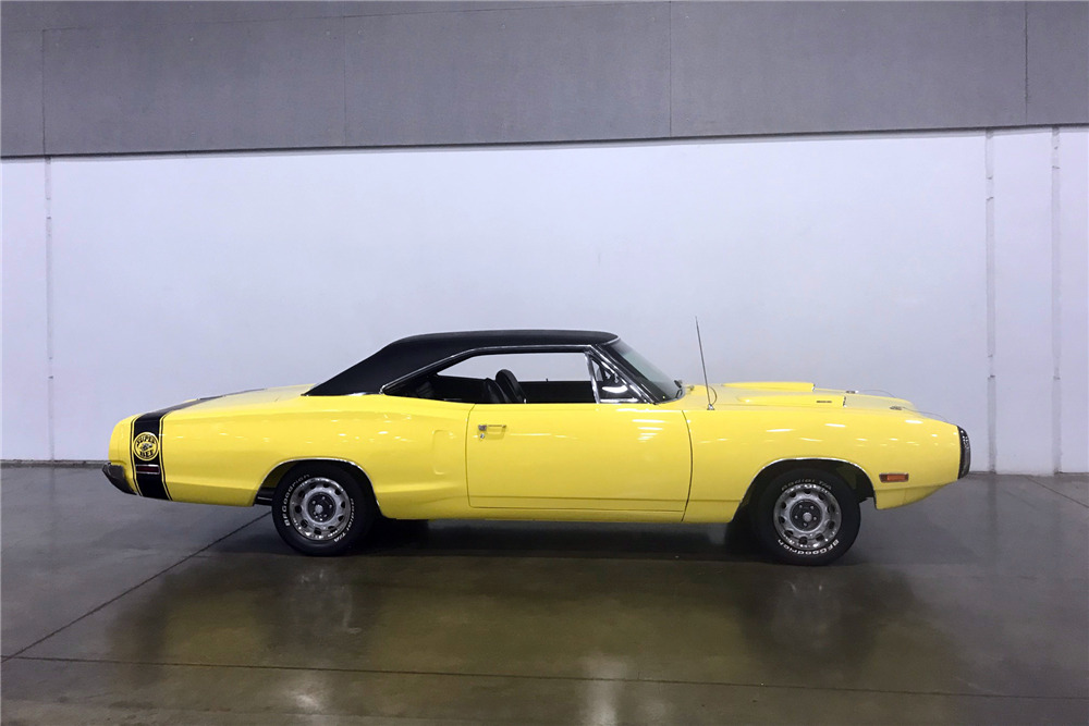 1970 DODGE SUPER BEE - Side Profile - 222253