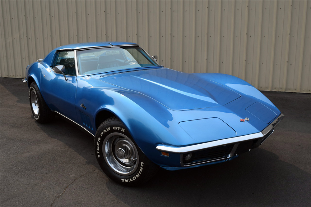 1969 CHEVROLET CORVETTE 350/300 T-TOP COUPE - Front 3/4 - 222284