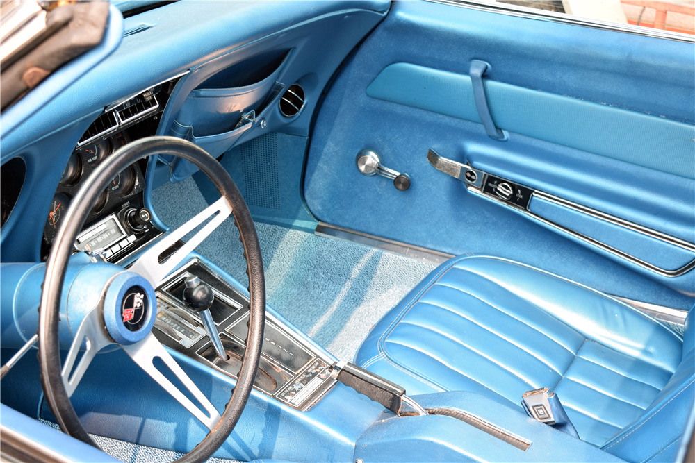 1969 CHEVROLET CORVETTE 350/300 T-TOP COUPE - Interior - 222284