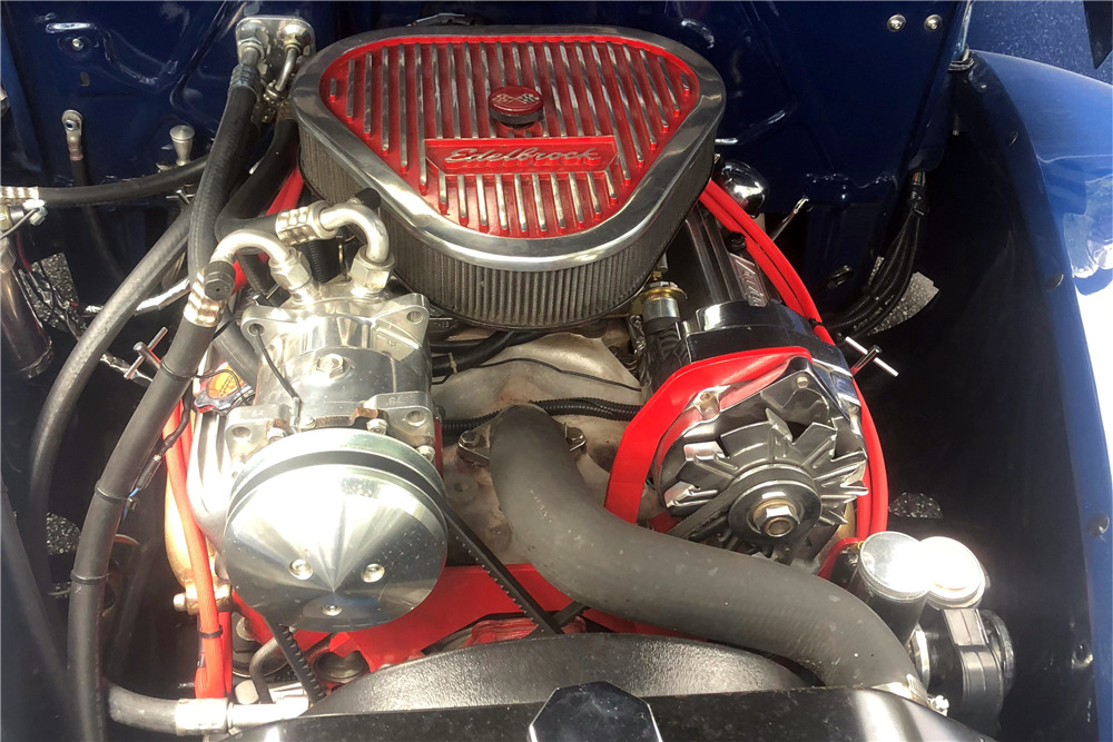 1940 FORD CUSTOM PICKUP - Engine - 222325