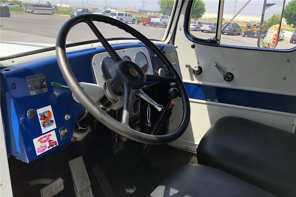 1951 WHITE 3000 SEMI TRUCK - Interior - 222404