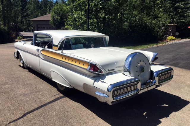 1957 MERCURY TURNPIKE CRUISER - Rear 3/4 - 222408