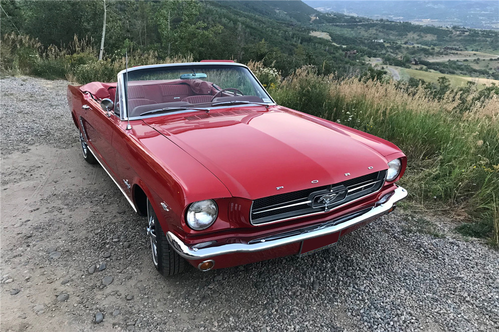1965 FORD MUSTANG CONVERTIBLE - Front 3/4 - 222469