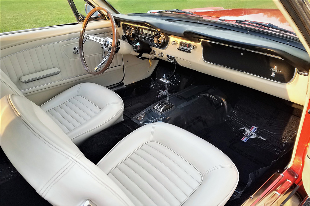1965 FORD MUSTANG CONVERTIBLE - Interior - 222533