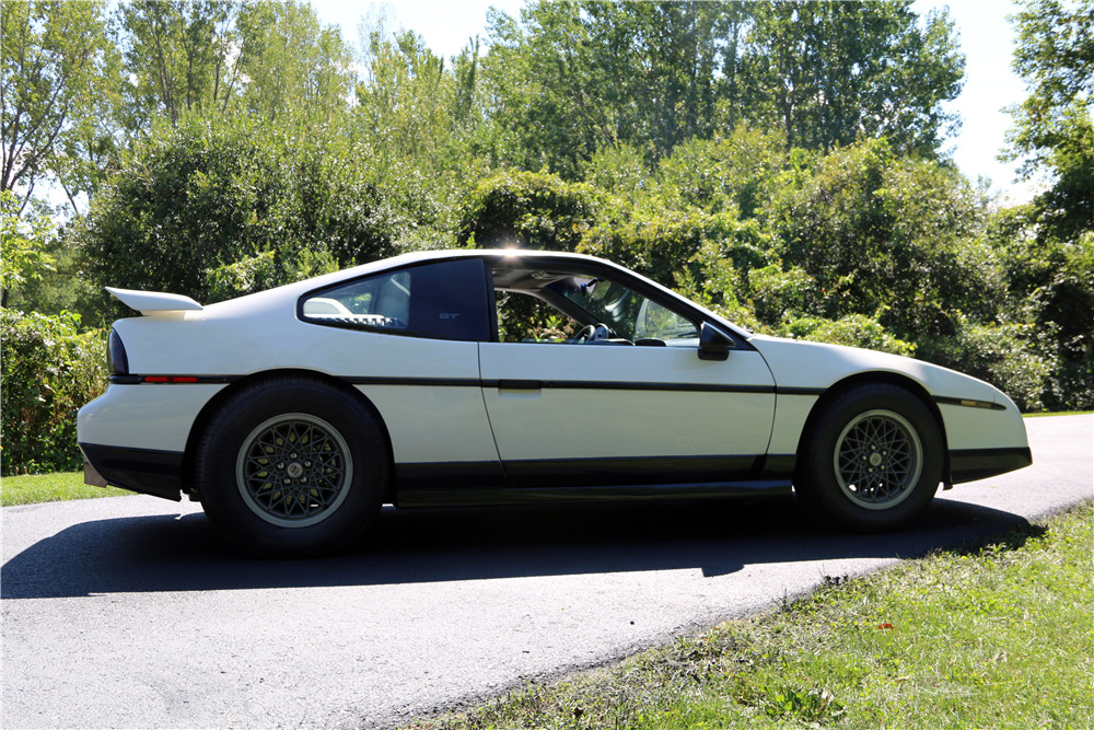 1986 PONTIAC FIERO GT CUSTOM FASTBACK - Side Profile - 222561
