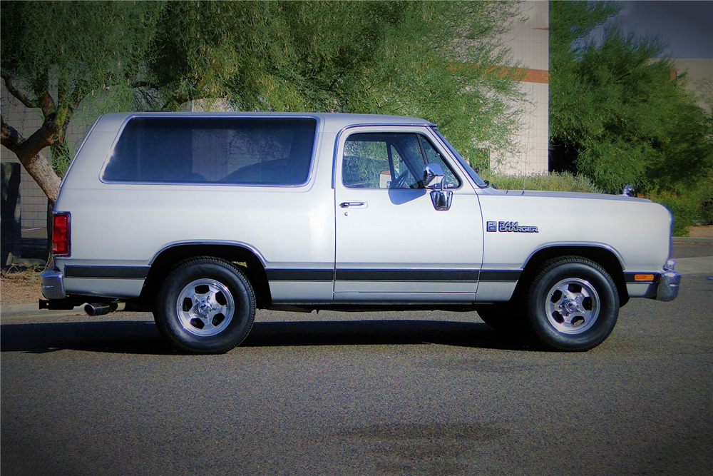 1990 DODGE RAMCHARGER - Side Profile - 222595