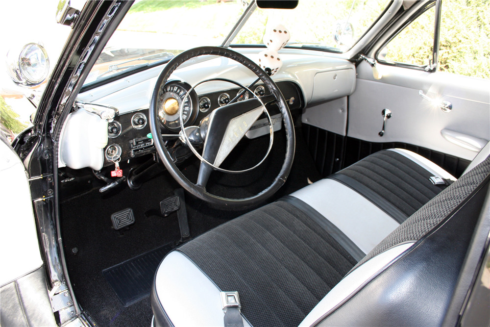 1951 FORD CUSTOM DELUXE SEDAN - Interior - 222873