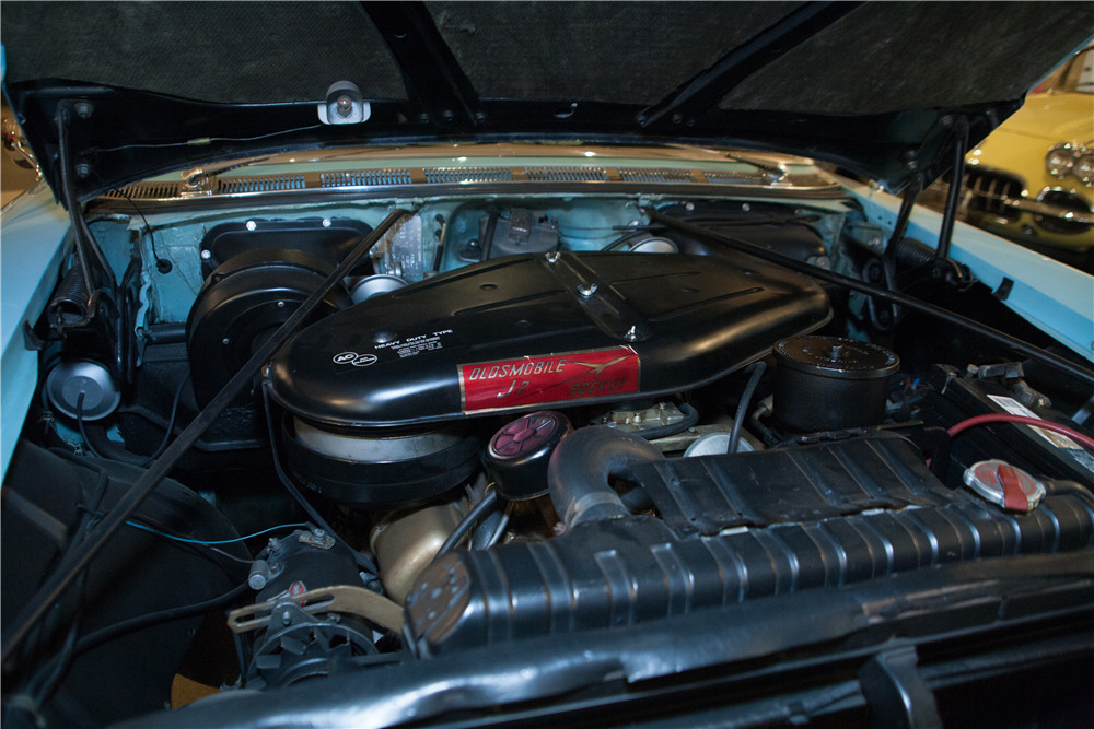 1957 OLDSMOBILE ROCKET 88 CONVERTIBLE - Engine - 222924