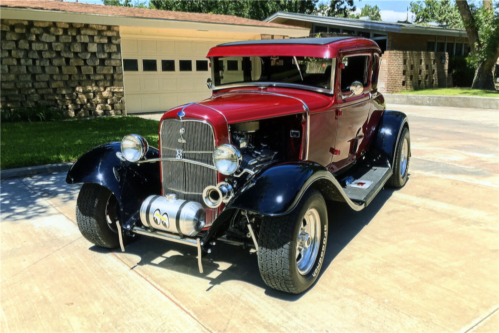 1932 FORD MODEL A CUSTOM COUPE - Front 3/4 - 223511