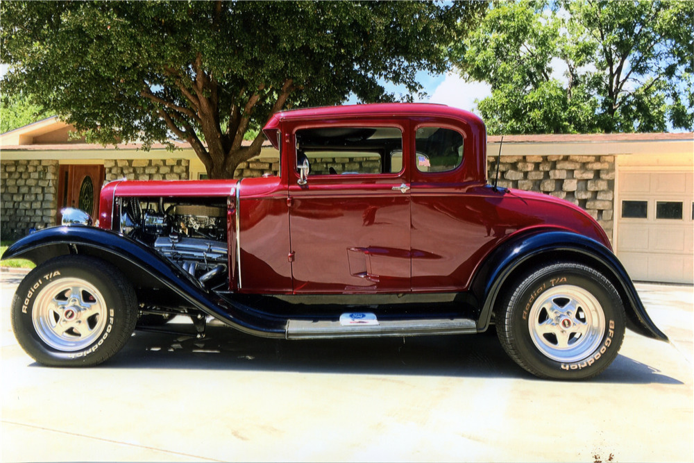 1932 FORD MODEL A CUSTOM COUPE - Side Profile - 223511
