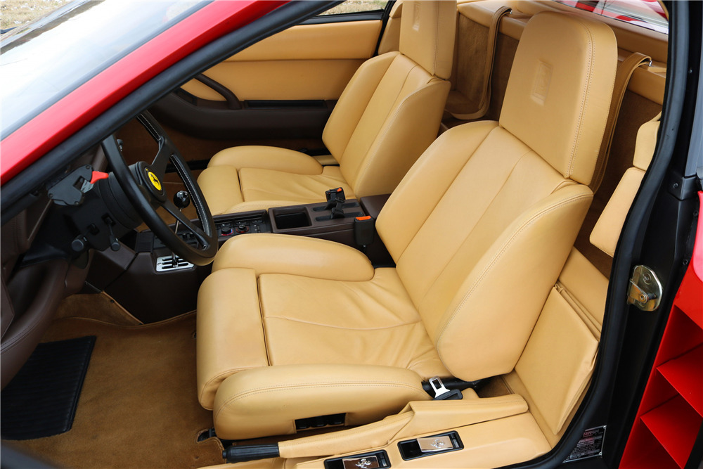 1988 FERRARI TESTAROSSA - Interior - 224051