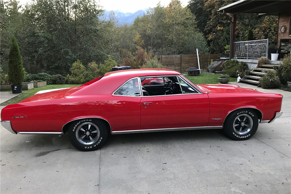 1966 PONTIAC GTO - Side Profile - 224094