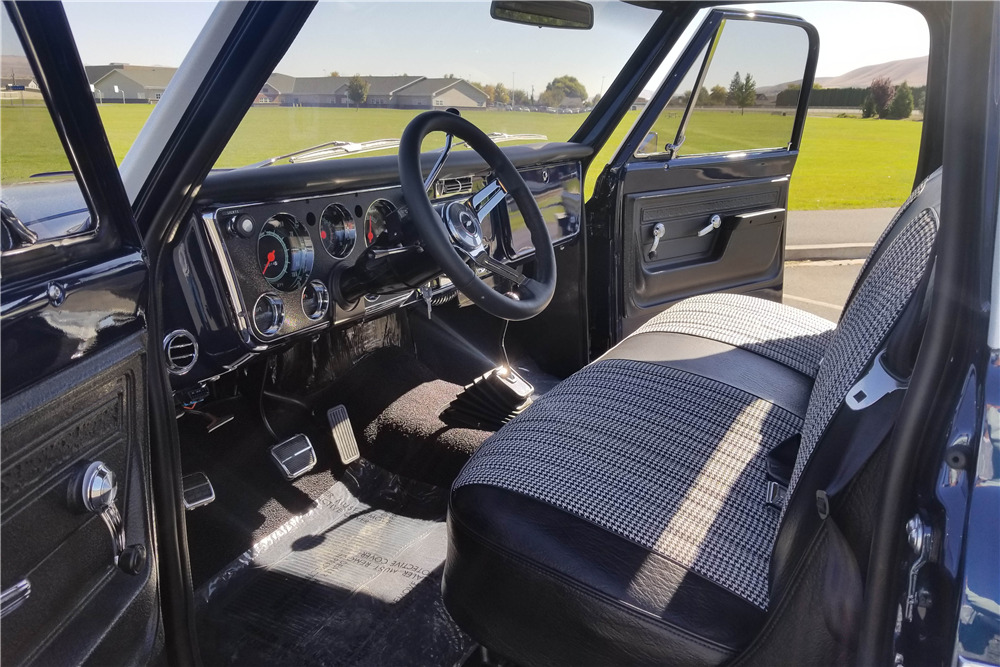 1971 CHEVROLET K10 4X4 PICKUP - Interior - 224107
