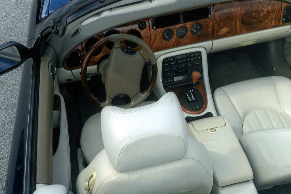 2001 JAGUAR XK8 CONVERTIBLE - Interior - 224128