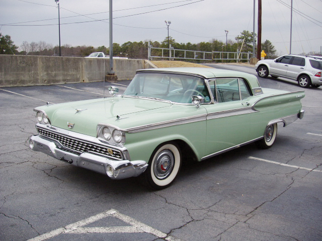 1959 FORD GALAXIE 500 SKYLINER RETRACTABLE -