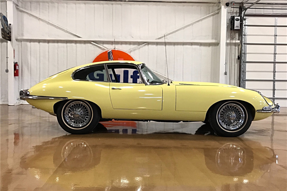 1967 JAGUAR XKE - Front 3/4 - 224286