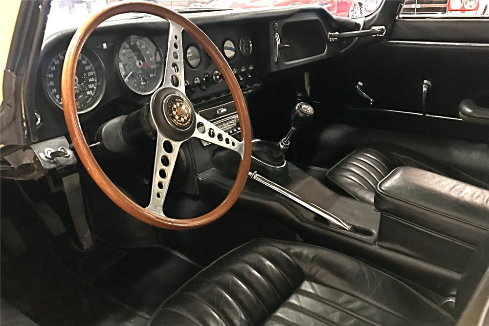 1967 JAGUAR XKE - Interior - 224286