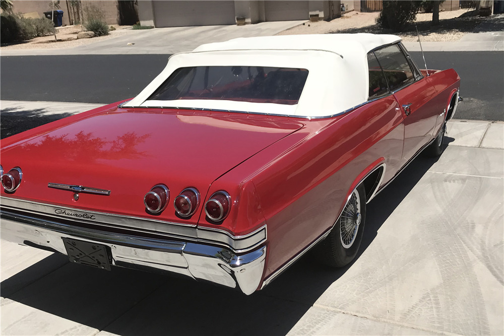 1965 CHEVROLET IMPALA CONVERTIBLE - Rear 3/4 - 224407