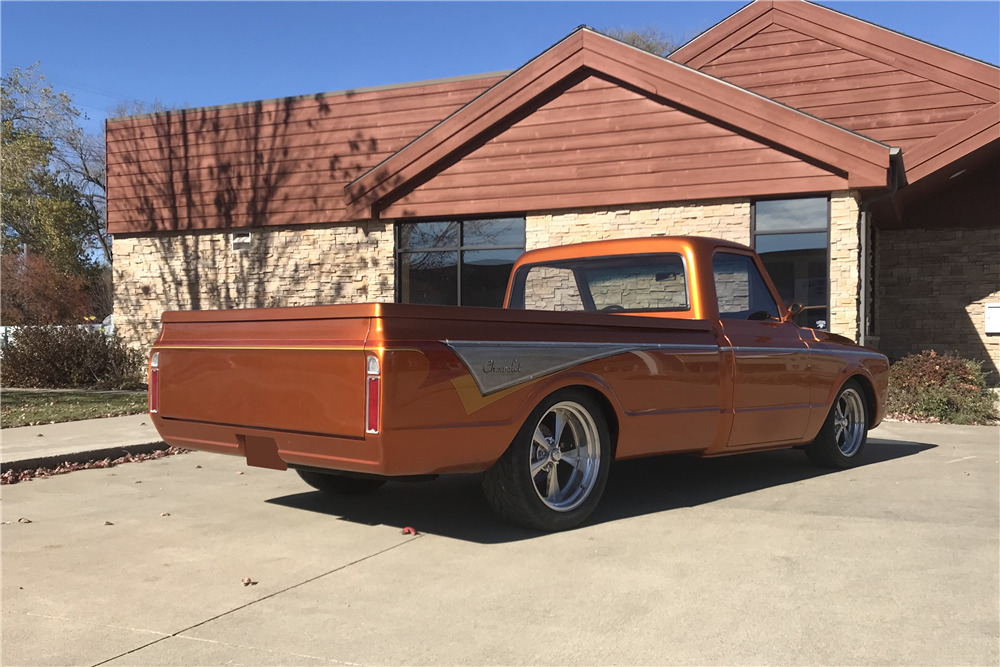 1967 CHEVROLET C10 CUSTOM PICKUP - Rear 3/4 - 224550