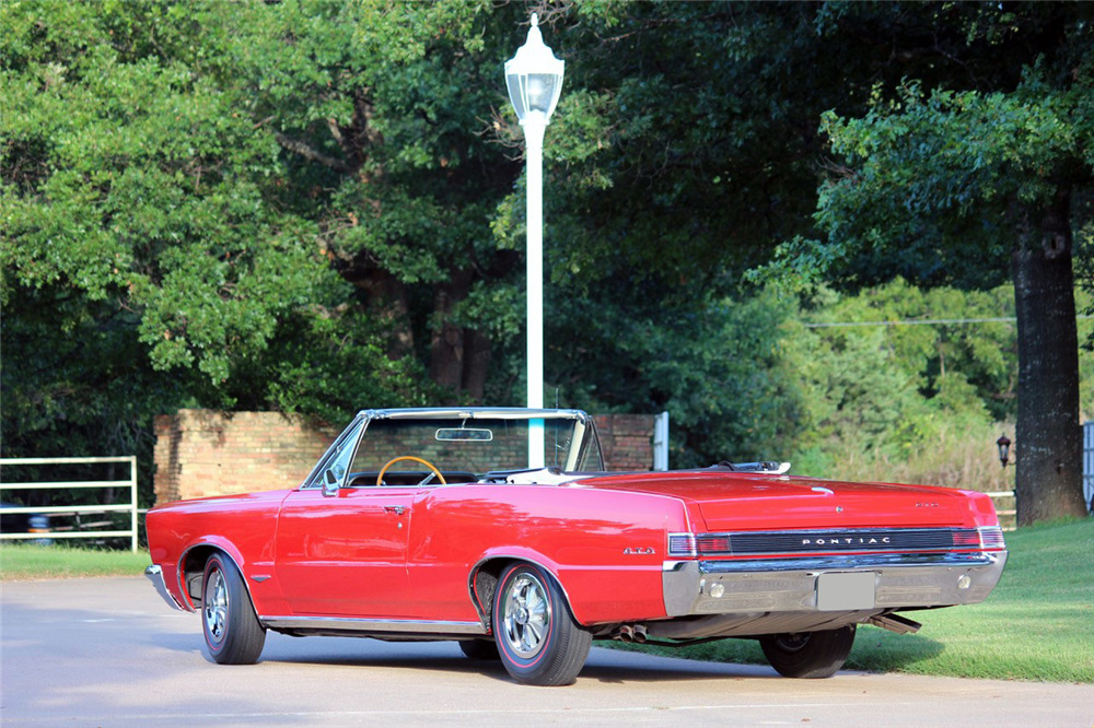 1965 PONTIAC GTO CONVERTIBLE - Rear 3/4 - 224703