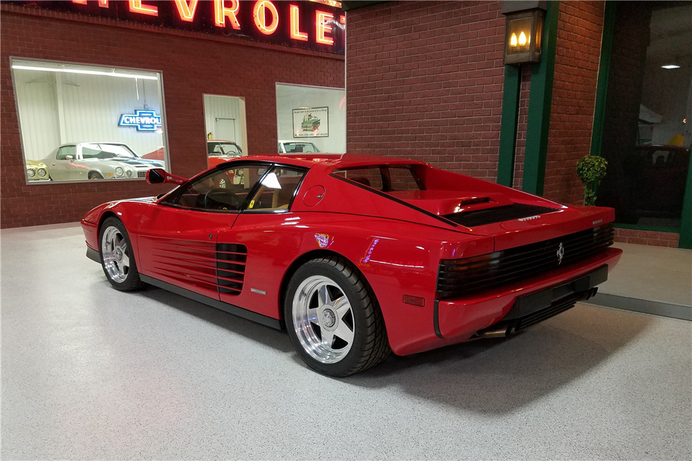 1986 FERRARI TESTAROSSA - Rear 3/4 - 224735