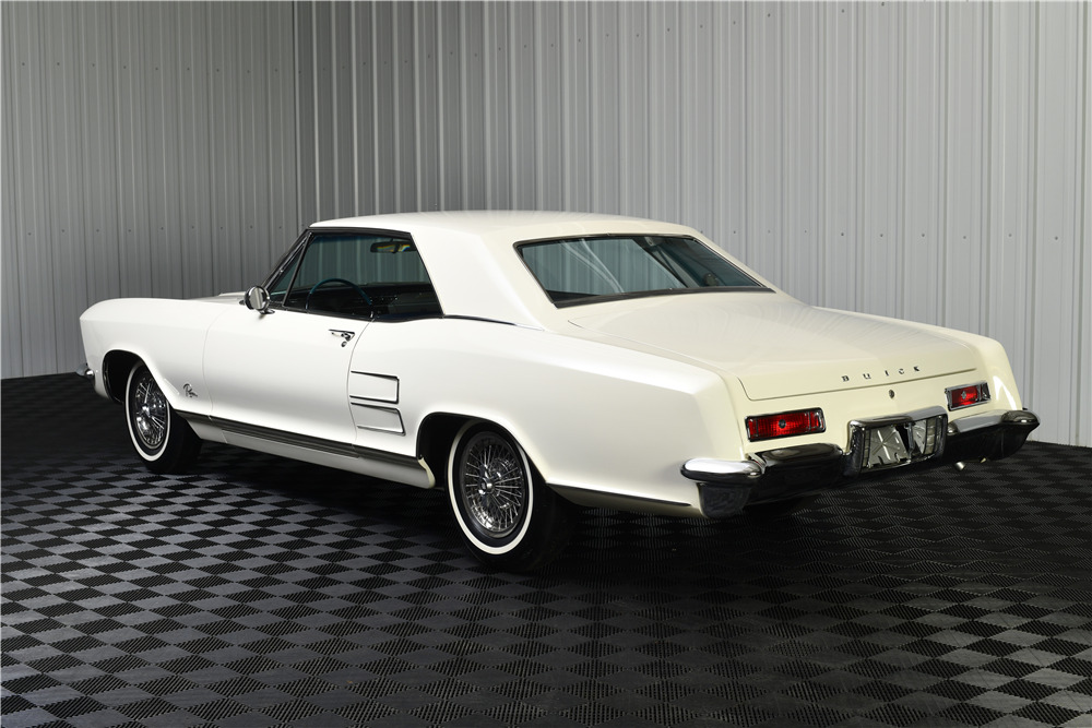 1963 BUICK RIVIERA - Rear 3/4 - 224753