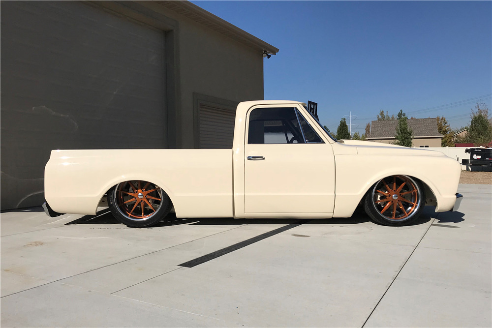 1968 CHEVROLET C10 CUSTOM PICKUP - Side Profile - 224926